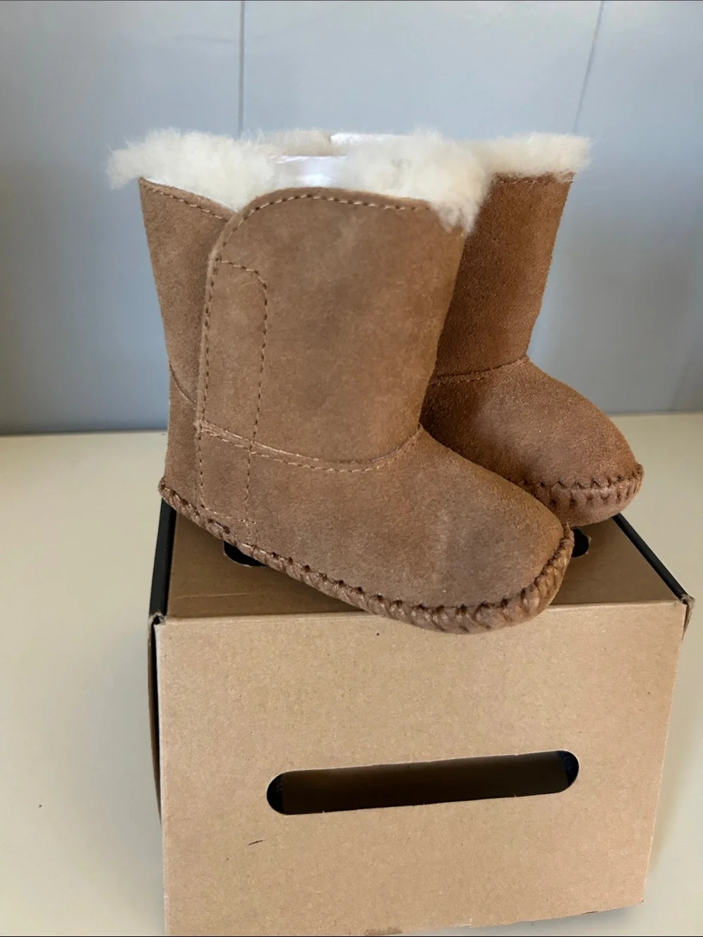 UGG Infant Classic Suede Boots in Chestnut with Shearling